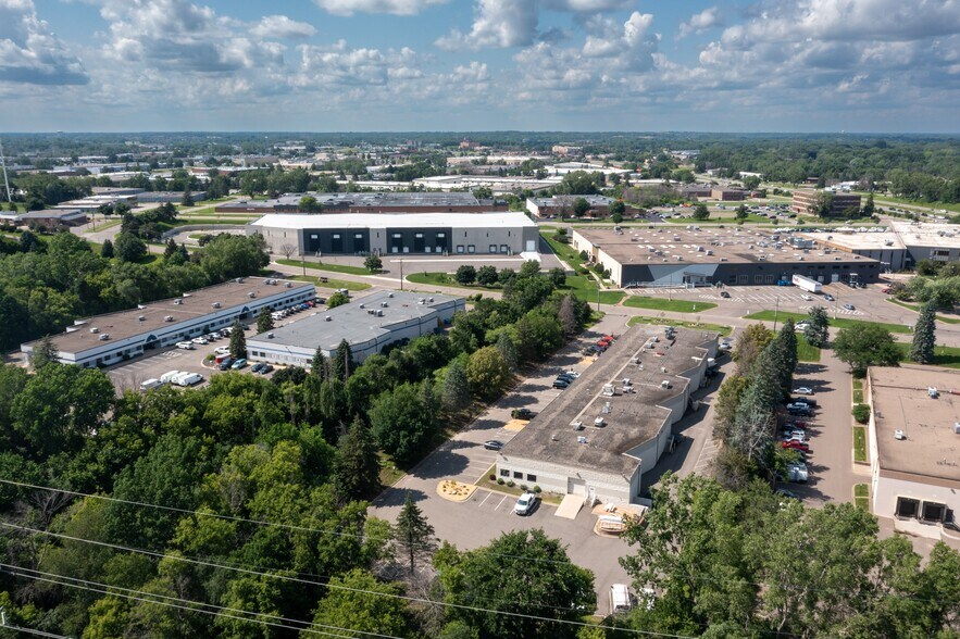 More Photos Of 12901-12955 N 16th Ave, Plymouth Flex For Sale