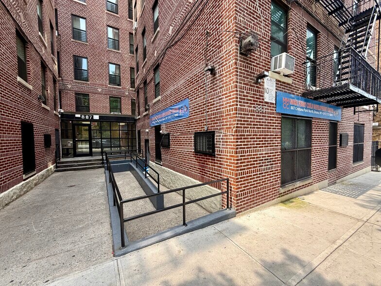 Primary Photo Of 887 Crotona Pky N, Bronx Apartments For Lease