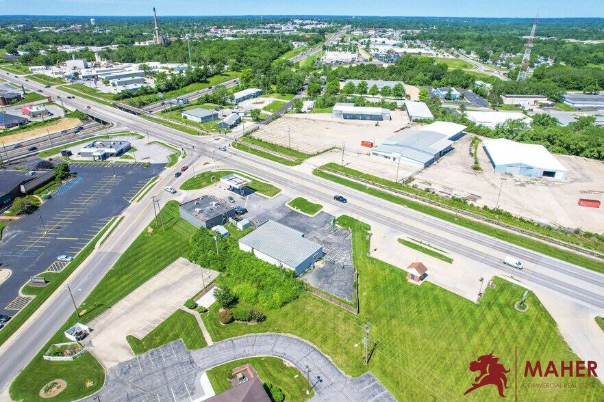 More Photos Of 2108 Paris Rd, Columbia General Retail For Lease