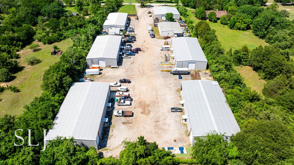 Primary Photo Of 5160-5172 Lemons Rd, Fort Worth Warehouse For Sale