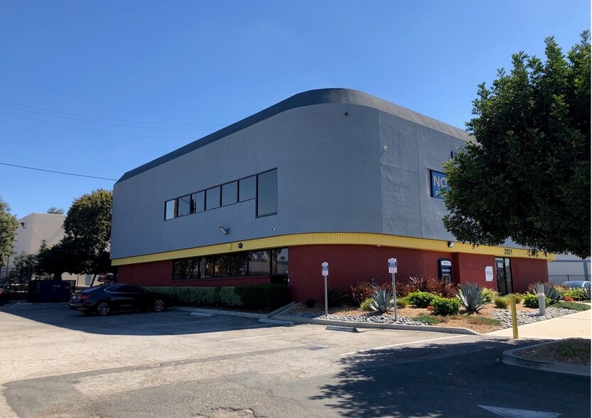 More Photos Of 2021 E Del Amo Blvd, Rancho Dominguez Office For Sale
