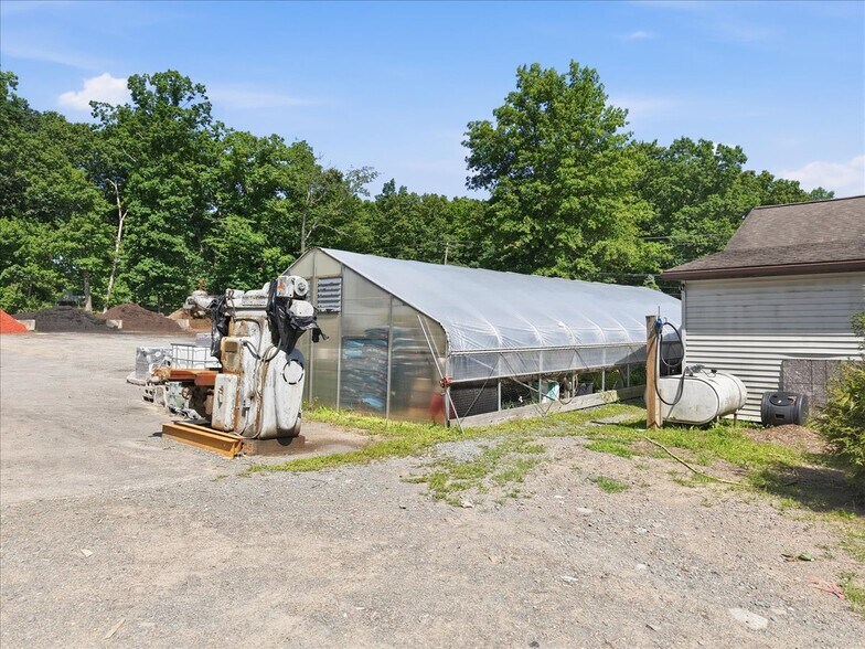 More Photos Of 1399 Purdytown Tpke, Hawley Specialty For Sale