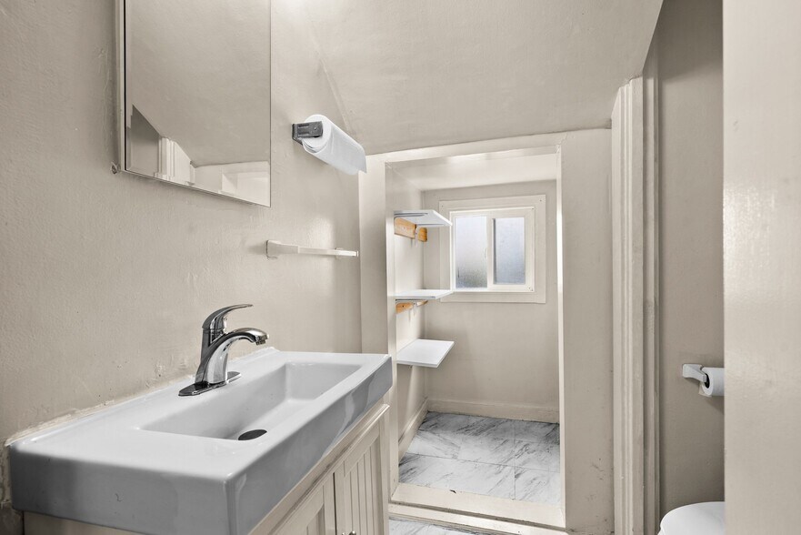 More Photos Of 2930-2932 Adeline St, Berkeley Apartments For Sale