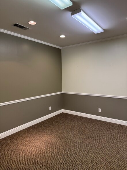 More Photos Of 107 Colony Park Dr, Cumming Office For Lease