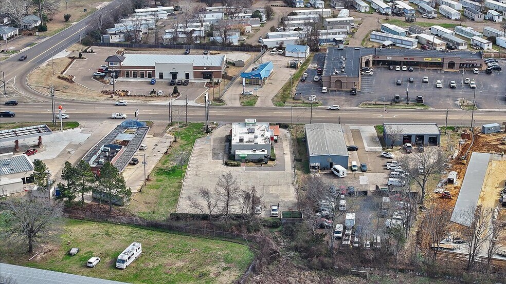 More Photos Of 127 S Pearson Rd, Jackson Fast Food For Lease