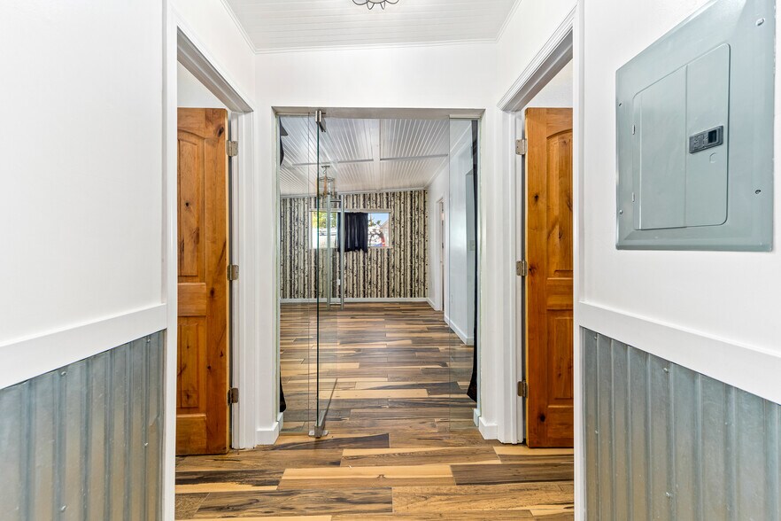 More Photos Of 2200 La Osa st, Tucson Light Distribution For Lease