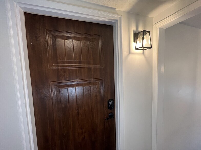 More Photos Of 2271 S Cost a Plenty Rd, Warsaw Apartments For Sale
