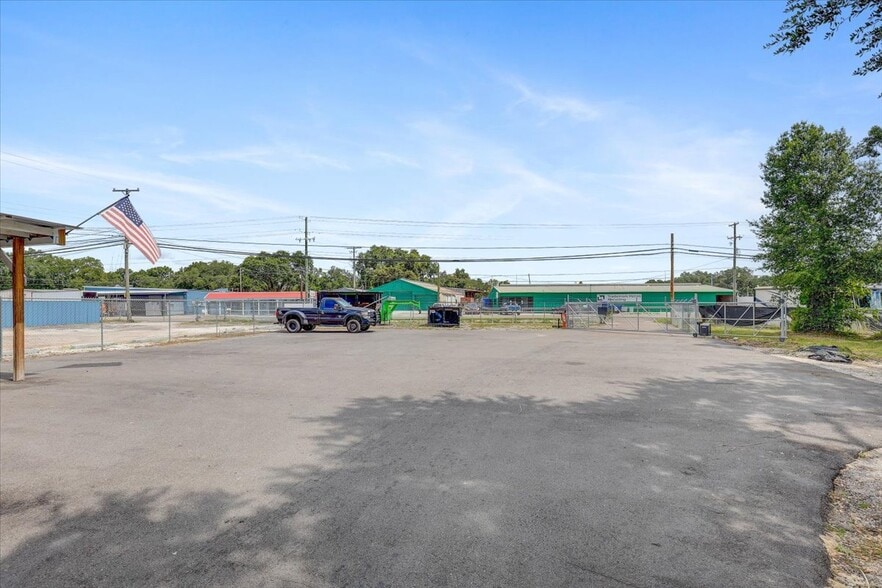 More Photos Of 11309 E US Highway 92, Seffner Warehouse For Sale