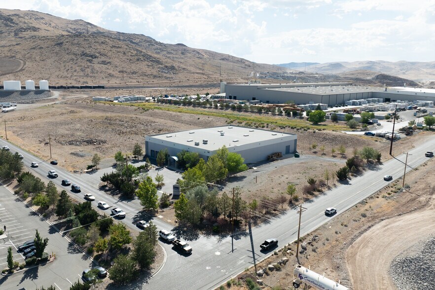 More Photos Of 100 Ireland Dr, Mccarran Warehouse For Lease