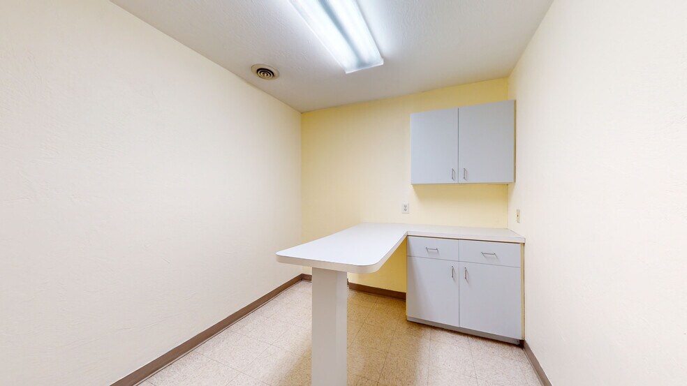 More Photos Of 12249 US Route 30, North Huntingdon Veterinarian Kennel For Sale