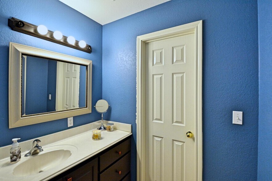 More Photos Of 4545 E FM 775, Seguin Manufacturing For Sale