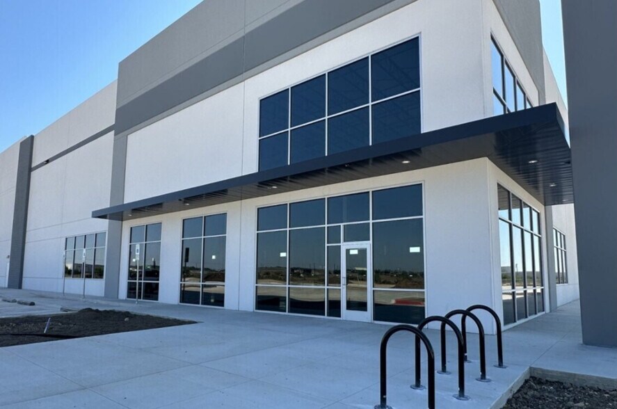 Primary Photo Of Freeport Rd @ SW Loop 410, Von Ormy Manufacturing For Lease