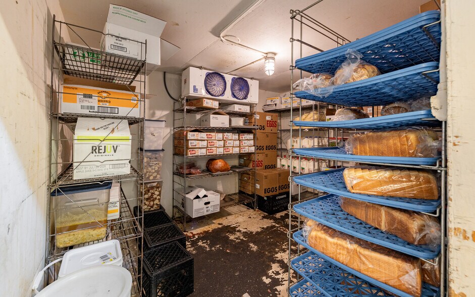 More Photos Of 1651 8th St, Cody Restaurant For Lease