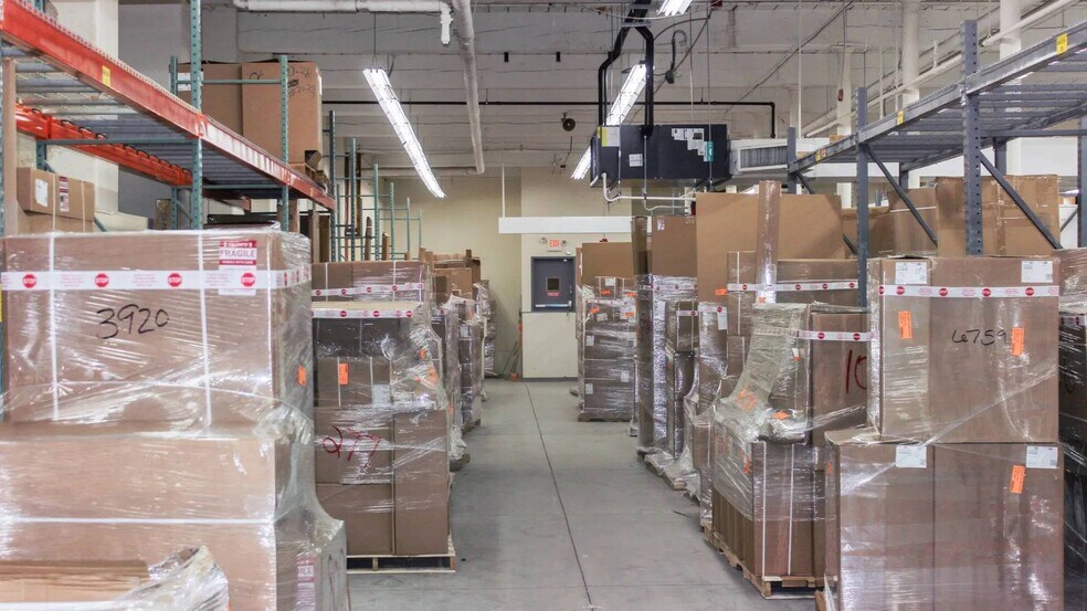 More Photos Of 657 Quarry St, Fall River Self Storage For Sale
