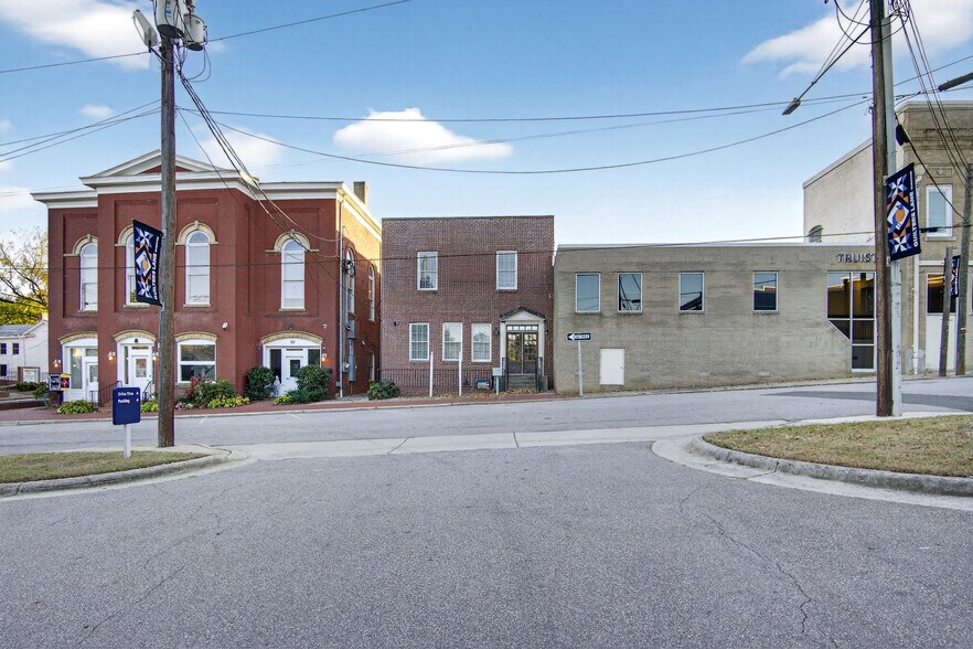 More Photos Of 115 E Market St, Warrenton Office For Lease