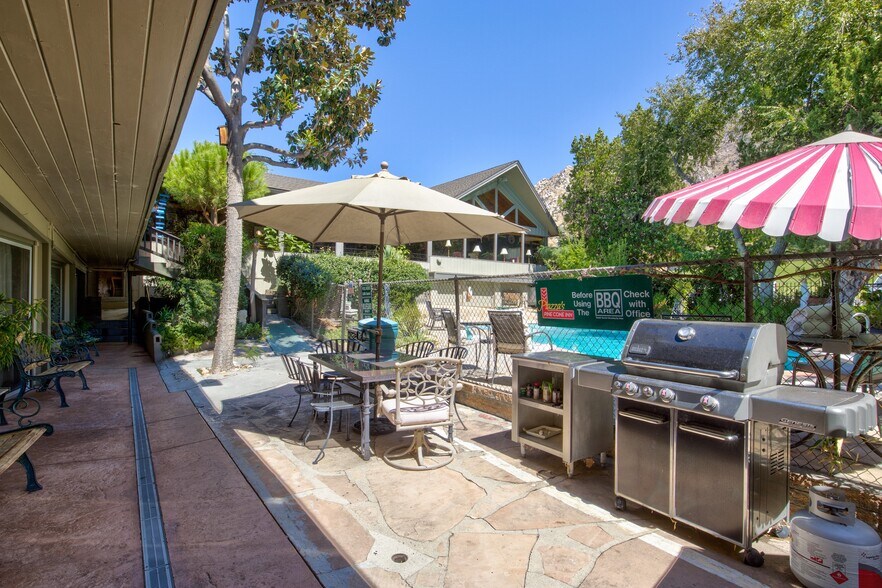 More Photos Of 13383 Sierra Way, Kernville Hotel For Sale