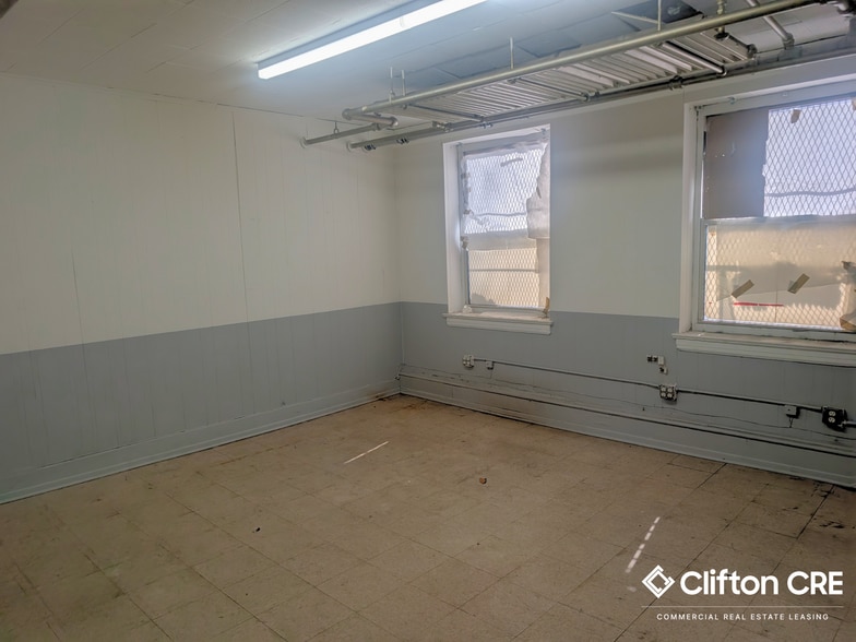 More Photos Of 8555 Tonnelle Ave, North Bergen Warehouse For Lease