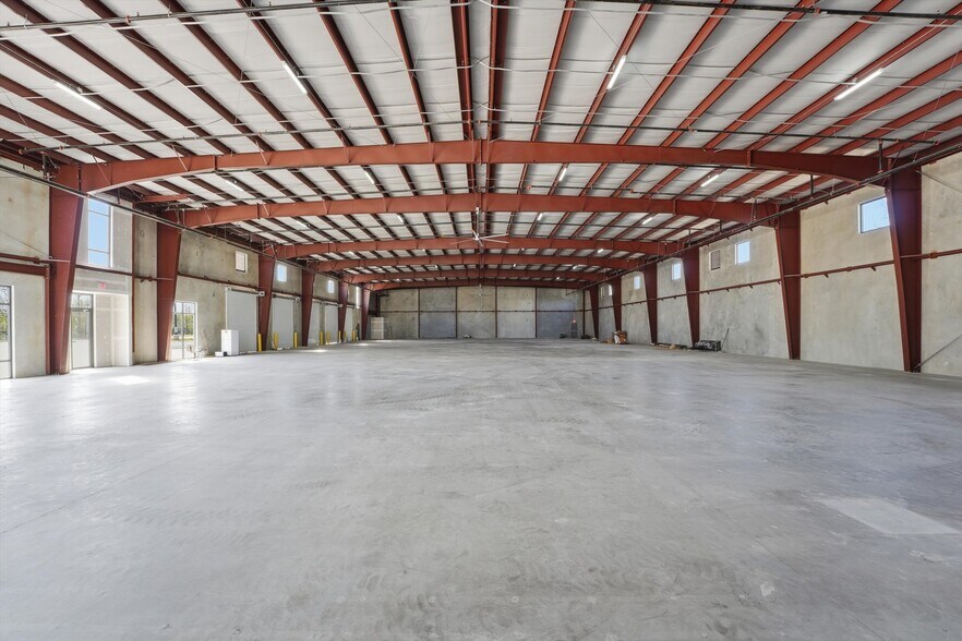 More Photos Of 7933 Ley Rd, Houston Unknown For Lease