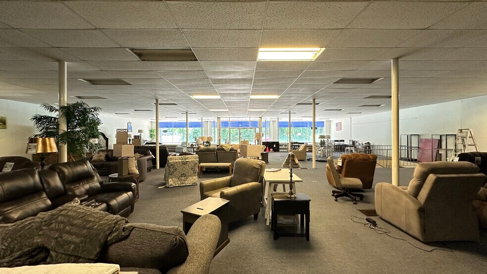 More Photos Of 101 1st St N, Alabaster General Retail For Sale