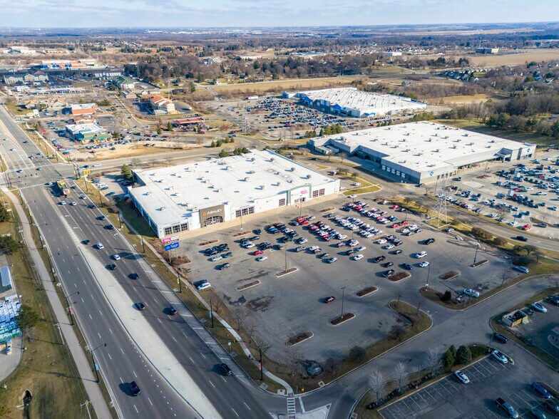 More Photos Of 7143 E State St, Rockford Freestanding For Sale