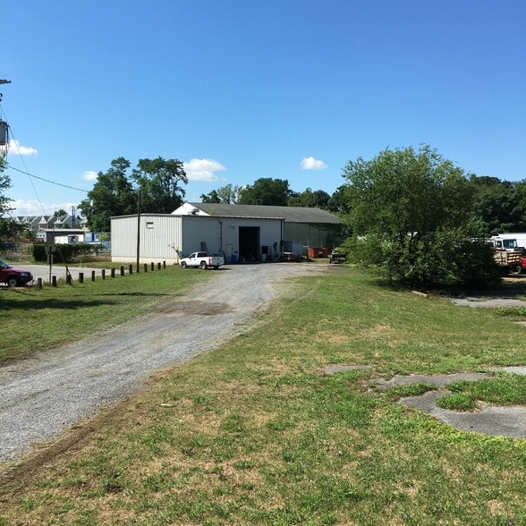 More Photos Of 469 E North St, Carlisle Industrial For Sale