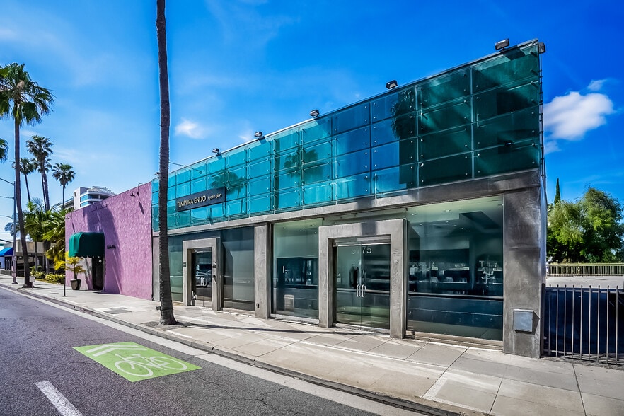 More Photos Of 9775 Santa Monica Blvd, Beverly Hills General Retail For Sale