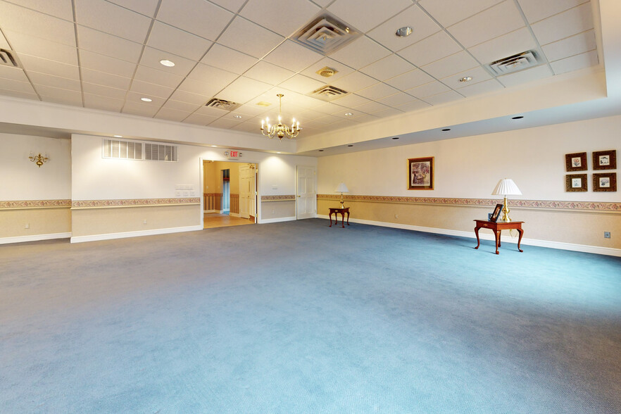 More Photos Of 3721 Main St, Weirton Funeral Home For Sale