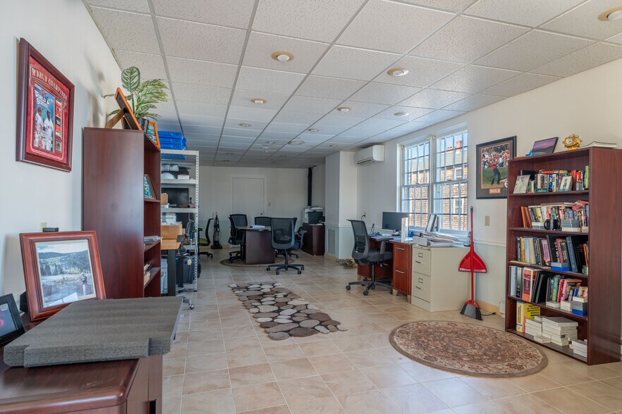 More Photos Of 47 Water St, Mystic Marina For Sale