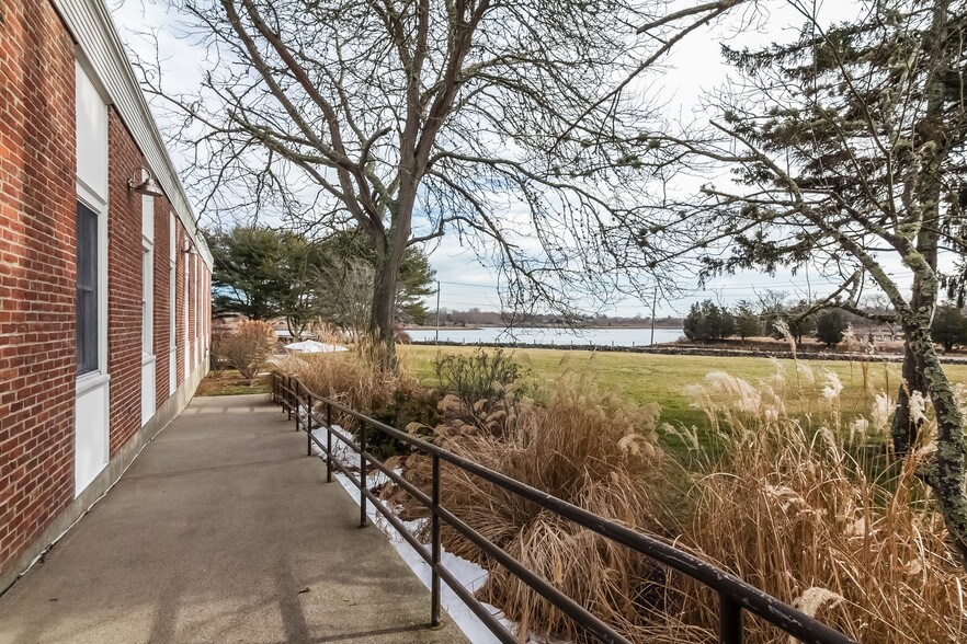 More Photos Of 107 Wilcox Rd, Stonington Loft Creative Space For Lease