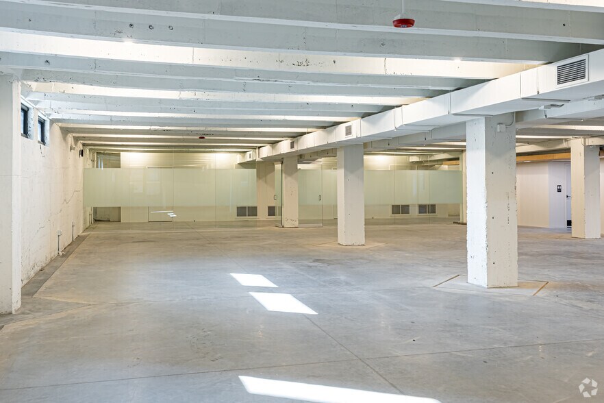 More Photos Of 14 W 3rd St, Kansas City Office For Lease