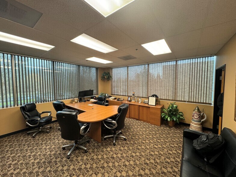 More Photos Of 5408 NE 88th St, Vancouver Warehouse For Sale