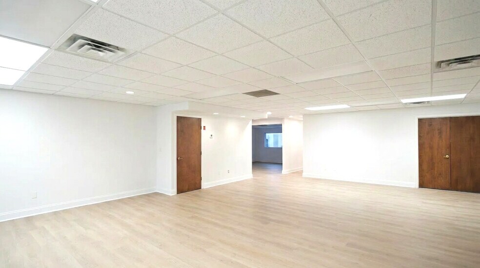 More Photos Of 525 Townline Rd, Hauppauge Medical For Lease