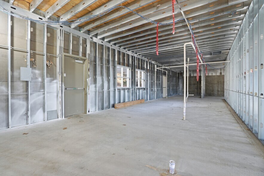 More Photos Of 113 Pocono Dr, Milford Office For Sale