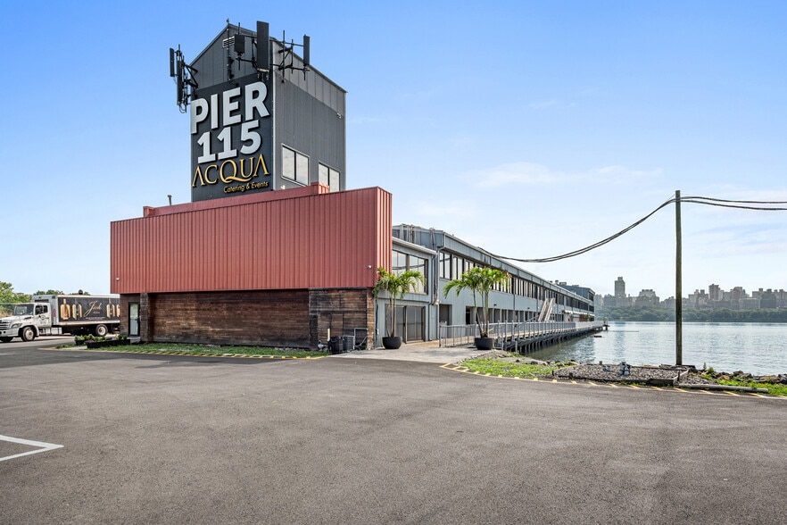 Primary Photo Of 115 River Rd, Edgewater Restaurant For Lease