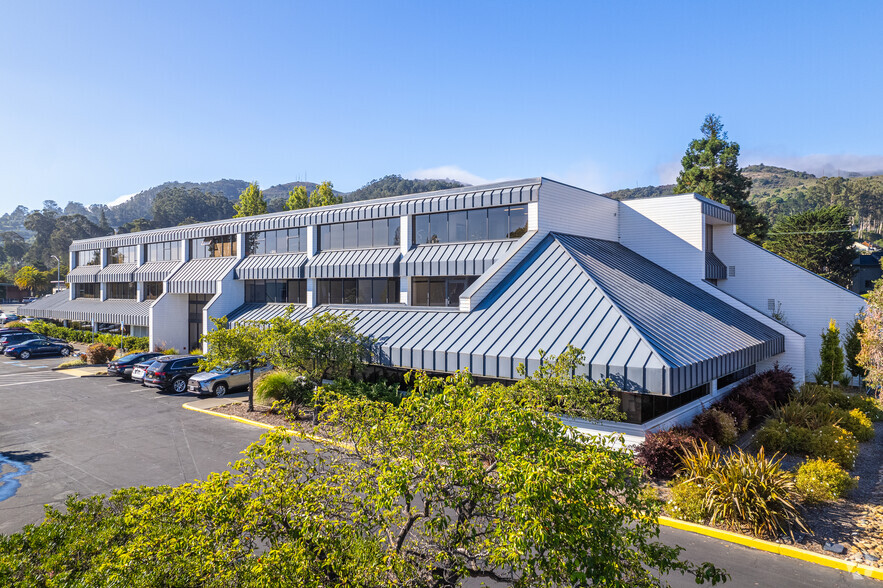 Primary Photo Of 3 Harbor Dr, Sausalito Medical For Lease