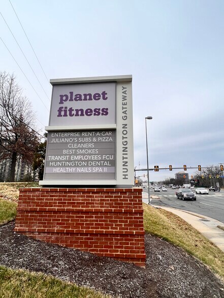 More Photos Of 5940-5990 Richmond Hwy, Alexandria Restaurant For Lease