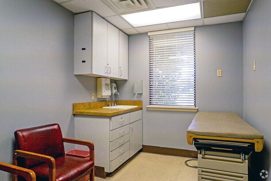 More Photos Of 401 W Jasper Dr, Killeen Medical For Sale