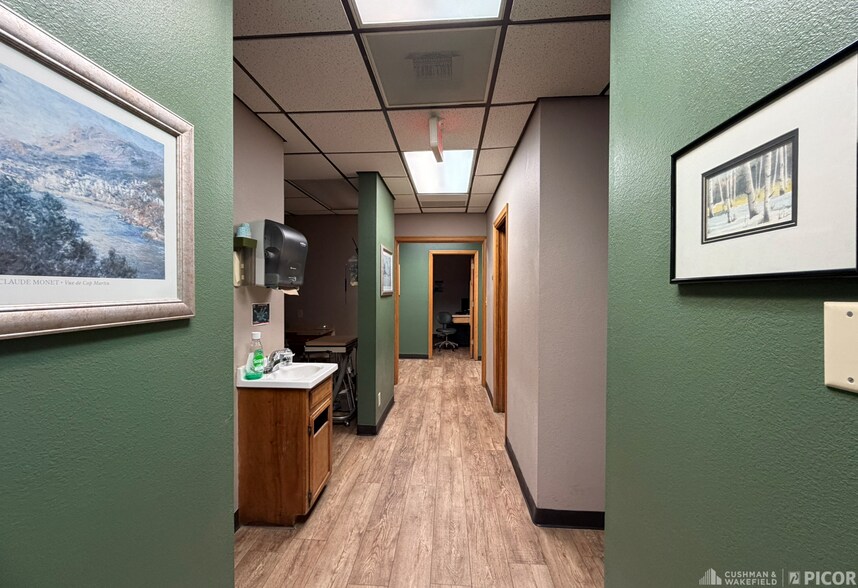 More Photos Of 1400 W Valencia Rd, Tucson Medical For Sale