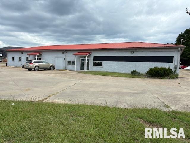 More Photos Of 6173 Bayer Cir, Carterville Auto Dealership For Sale