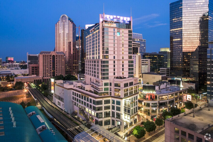 More Photos Of 210 E Trade St, Charlotte Unknown For Lease