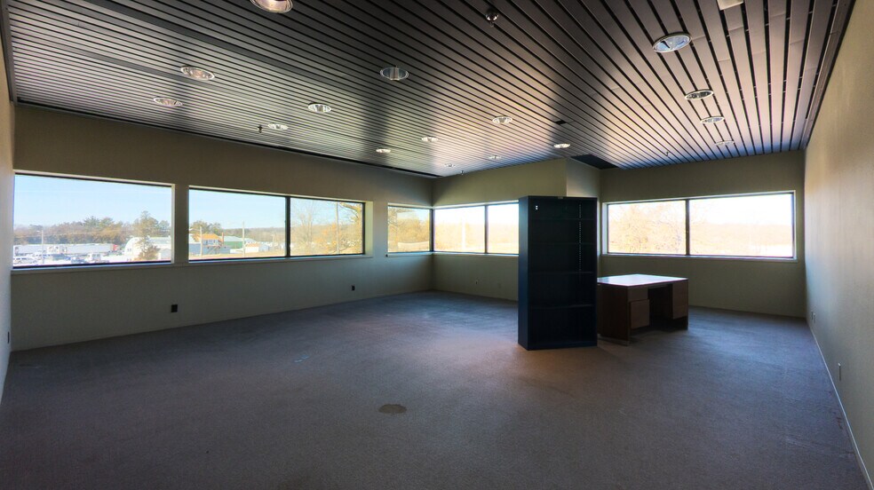 More Photos Of 2450 Marion Rd SE, Rochester Telecom Hotel Data Hosting For Lease