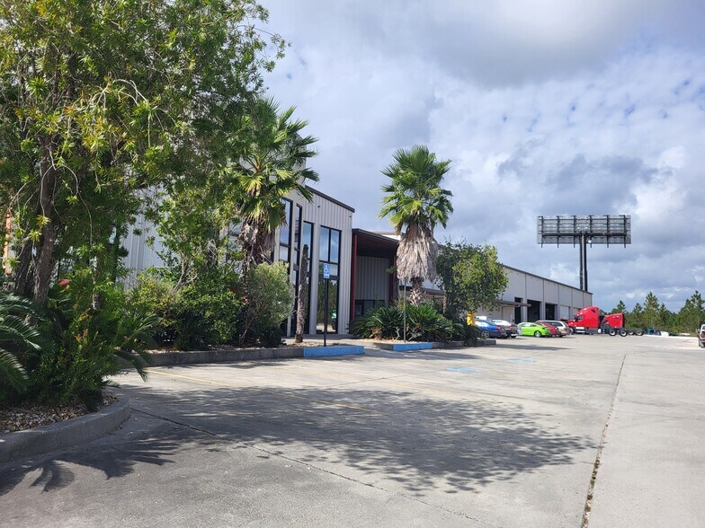 More Photos Of 9140 Canal Rd, Gulfport Light Distribution For Sale