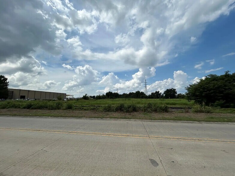 More Photos Of 1900 Westport dr, Port Allen Land For Lease