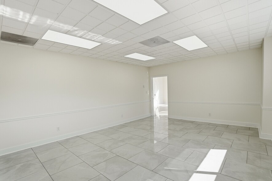 More Photos Of 1550 Magnolia Dr, Cincinnati Warehouse For Lease