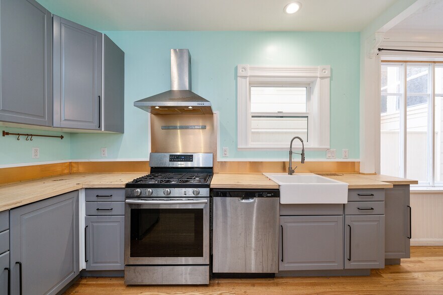More Photos Of 253 5th Ave, San Francisco Apartments For Sale