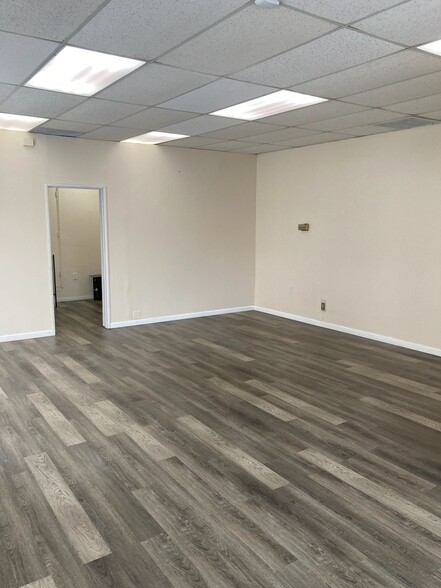 More Photos Of 716 W 6th St, Corona Storefront Retail Office For Lease