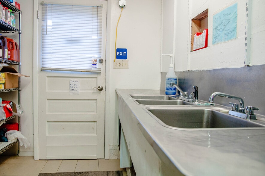 More Photos Of 2003 Oneida Valley Rd, Karns City Restaurant For Sale