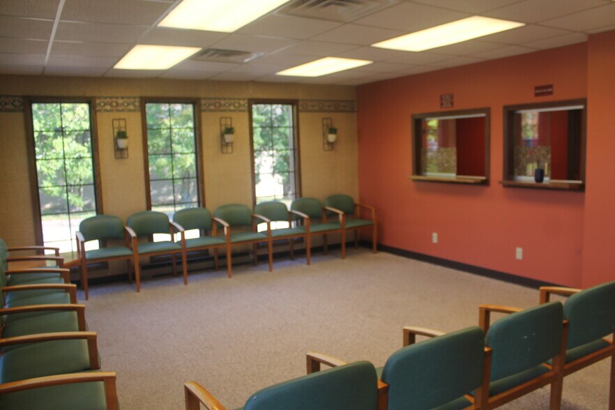 More Photos Of 1235 Cedar Ct, Carbondale Medical For Sale