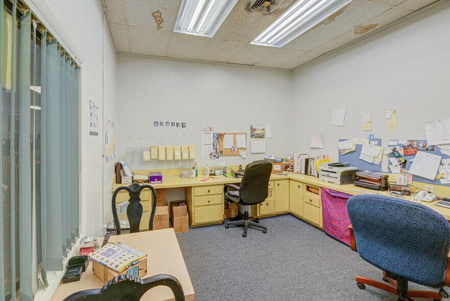 More Photos Of 777 NE 125th St, North Miami Storefront For Lease