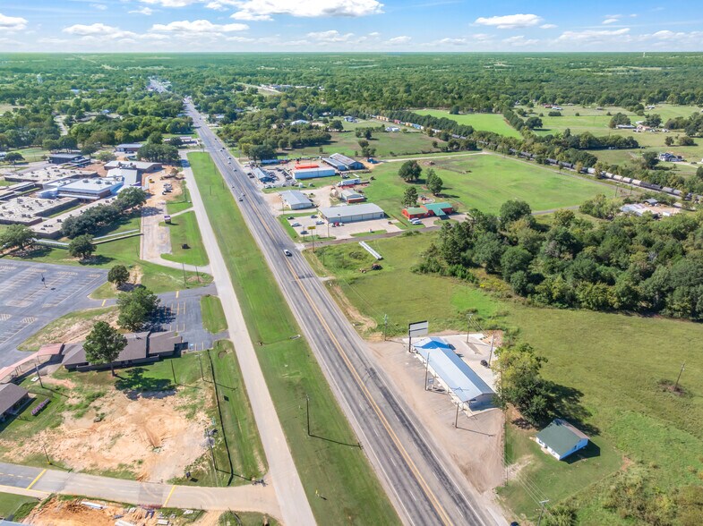 More Photos Of 15996 Highway 80, Edgewood Flex For Sale